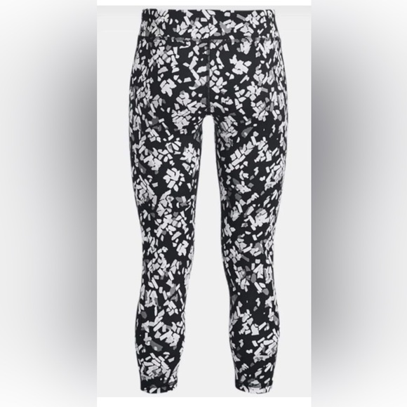 Under Armour Other - Girls Under Armour Black White Leggings YXL Motion Printed Ankle Cropped